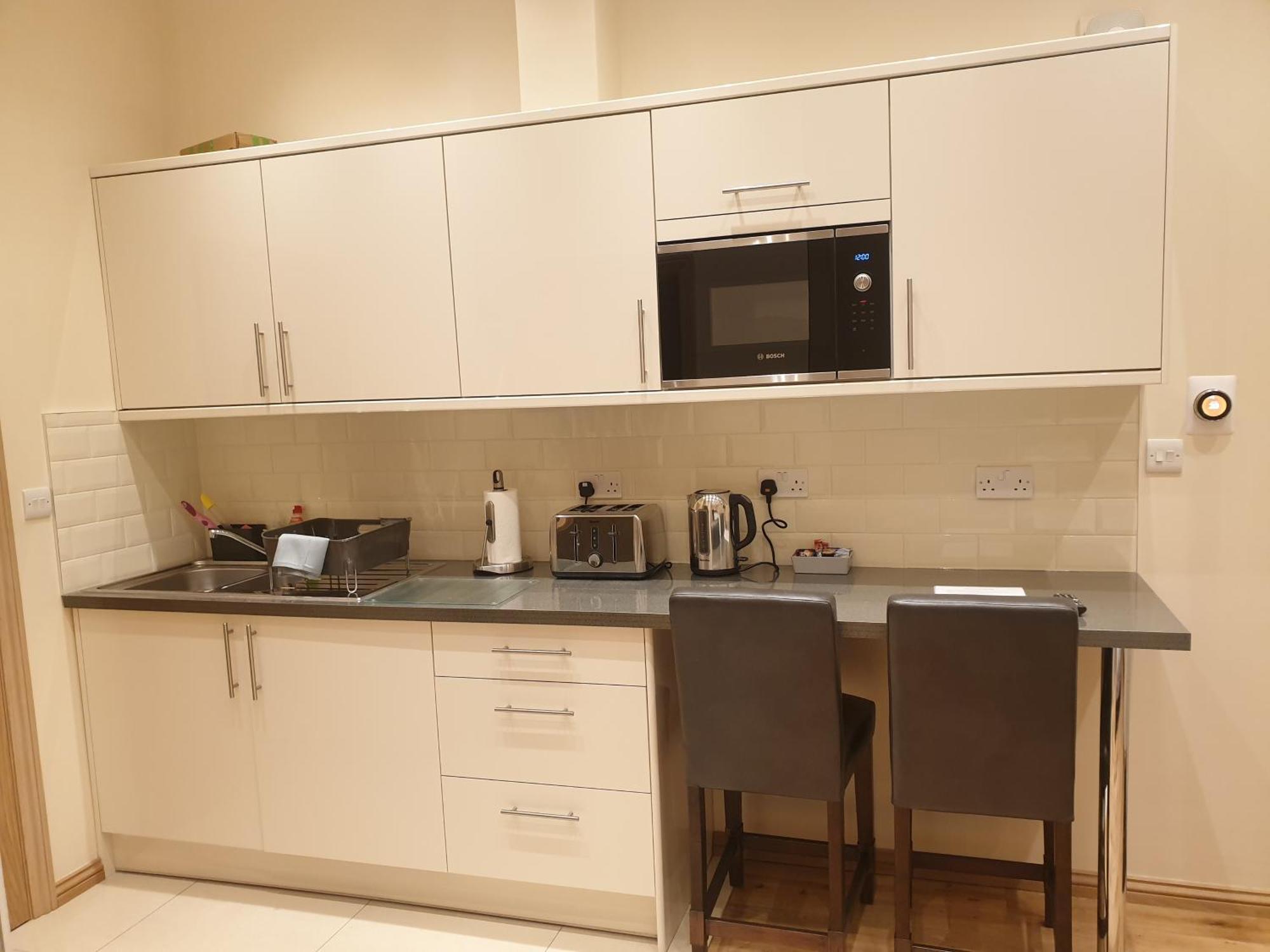 London Luxury Apartments 3 Bedroom Sleeps 8 With 3 Bathrooms 4 Mins Walk To Tube Free Parking Ilford Esterno foto