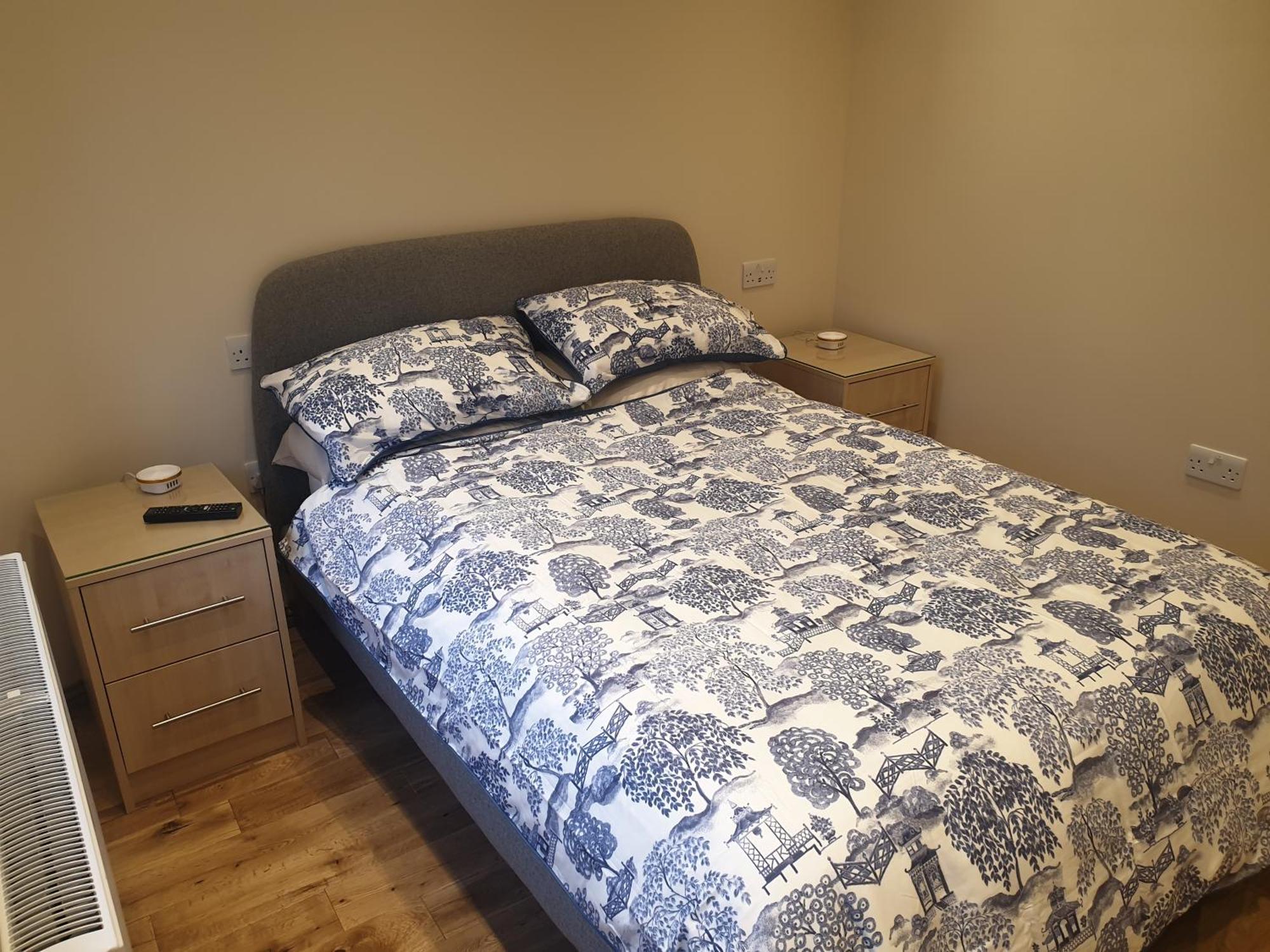 London Luxury Apartments 3 Bedroom Sleeps 8 With 3 Bathrooms 4 Mins Walk To Tube Free Parking Ilford Esterno foto